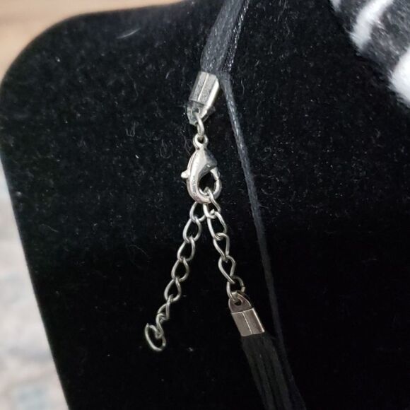 Blown Glass lilly necklace and earrings - Picture 2 of 4